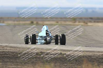 media/Oct-26-2025-CalClub SCCA (Sun) [[8ce1e69566]]/Group 6/Grapevine/